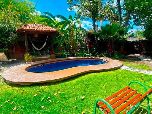 CASA AMUEBLADA EN RENTA CON ALBERCA