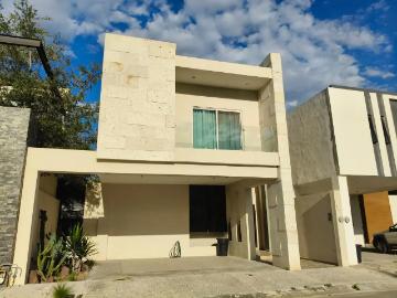 ? CASA AMUEBLADA EN RENTA CON PANELES SOLARES EN RINCÓN DE LOS ENCINOS ?