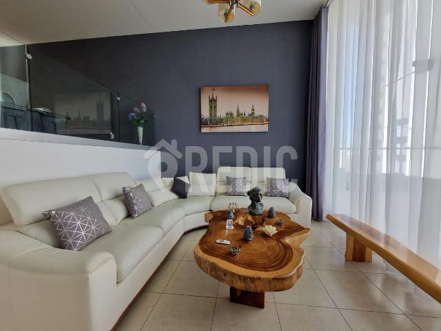 CASA AMUEBLADA EN RENTA CON ROOF EN MILENIO III