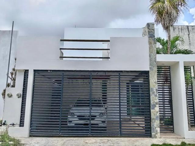 | Casa amueblada en renta de 3 recámaras en Santa María Chuburná |
