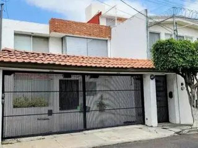 Casa Amueblada En Renta En Tejeda Amplios Espacios