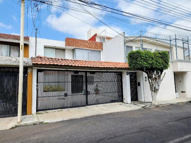 CASA AMUEBLADA EN RENTA EN TEJEDA AMPLIOS ESPACIOS