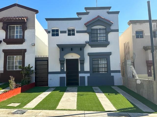 Casa Amueblada en Renta en Urbi Quinta del Cedro Tijuana