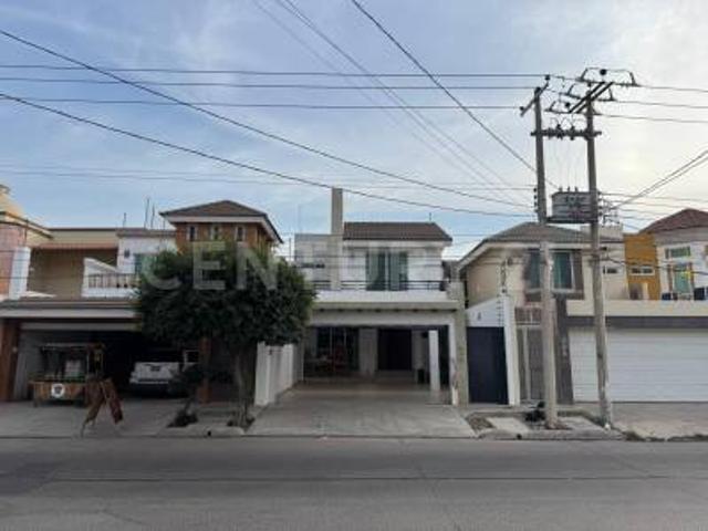 CASA AMUEBLADA EN RENTA EN VILLA UNIVERSIDAD