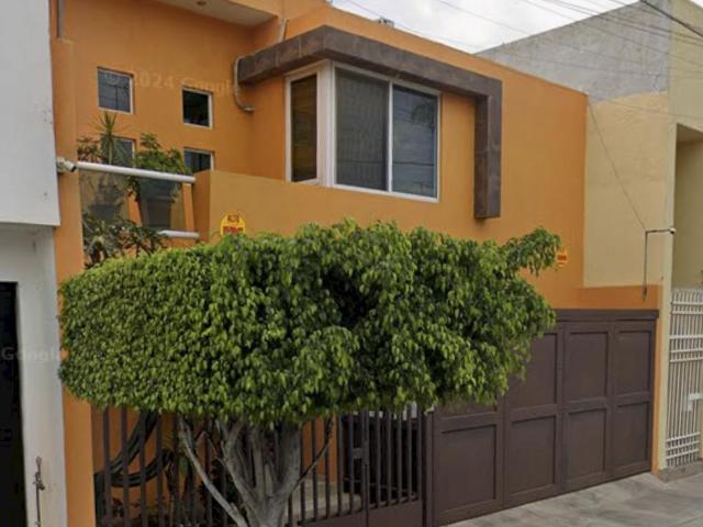 CASA AMUEBLADA EN RENTA EN VILLAS DEEL PEDREGAL, SAN LUIS POTOSI