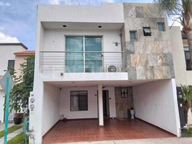Casa amueblada en Renta en Villas Jacarandas al sur de la ciudad