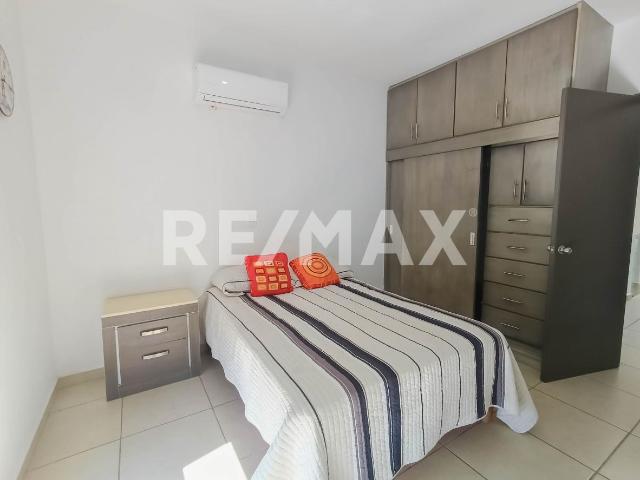 CASA AMUEBLADA EN RENTA EN ALMAR CERRITOS