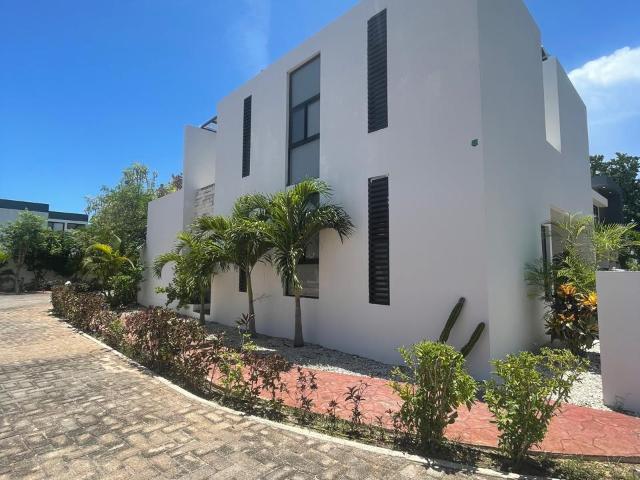 Casa Amueblada en Renta en Bosques de Bambú – Playa del Carmen