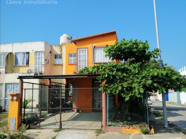 Casa amueblada en renta en calle Sardinas, Fracc. Puerto Esmeralda, Coatzacoalcos, Ver