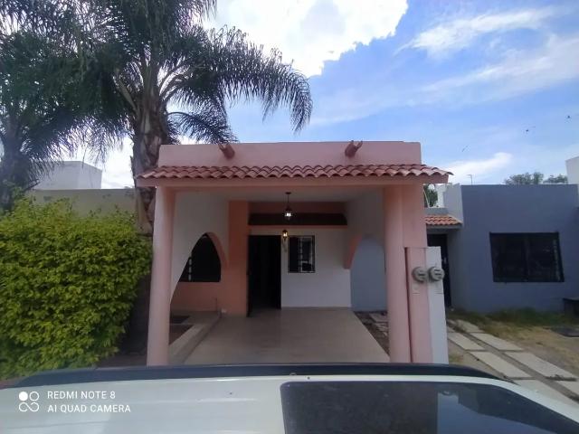 Casa Amueblada en Renta en Celaya, Puertas de Santa María