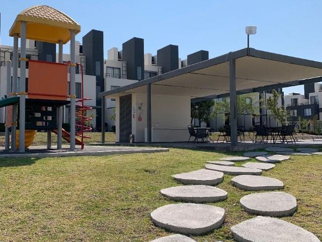 Casa amueblada en Renta en Condominio con amenidades, Adara Qro Mex