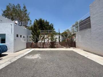 Casa Amueblada en Renta en Colinas del Santuario Corregidora