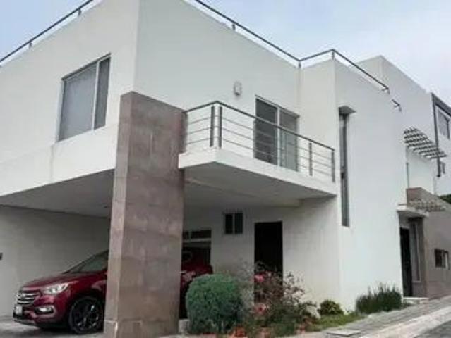 Casa Amueblada En Renta En El Saucedal