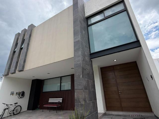 Casa amueblada en renta en Parque Aguascalientes, Lomas de Angel?polis