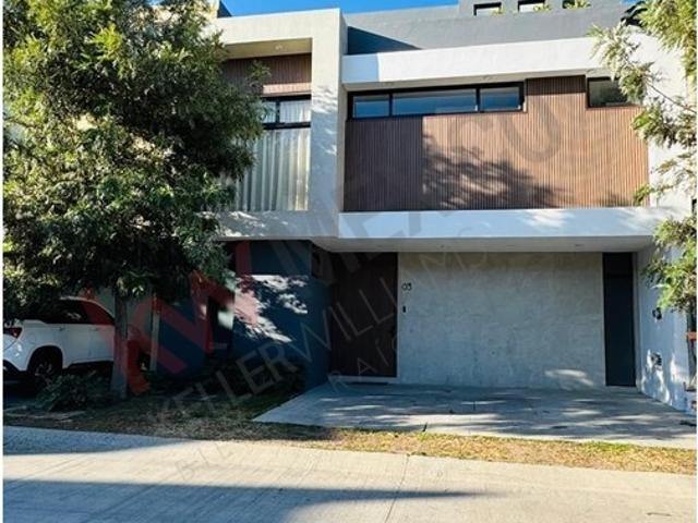 Casa Amueblada en Renta en Privanza Hábitat, Solares, Zapopan con Roof Garden