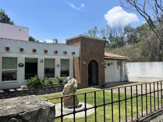 CASA AMUEBLADA EN RENTA EN RANCHO SAN DIEGO, IXTAPAN DE LA SAL, CON ALBERCA