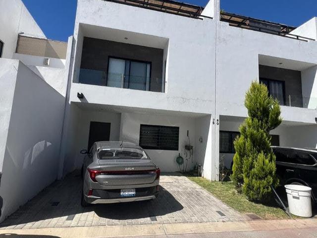 Casa amueblada en renta en Residencial Arboreto, Zapopan Jal