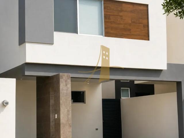 Casa amueblada en renta en Residencial Lenna