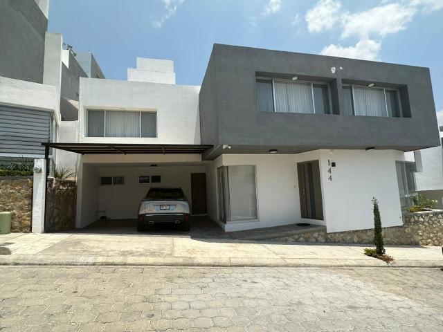 CASA AMUEBLADA EN RENTA EN RESIDENCIAL PUNTA DIAMANTE