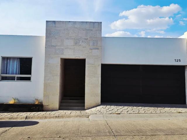Casa AMUEBLADA EN RENTA, fraccionamiento Jardines del Campestre zona norte, León, Guanajuato