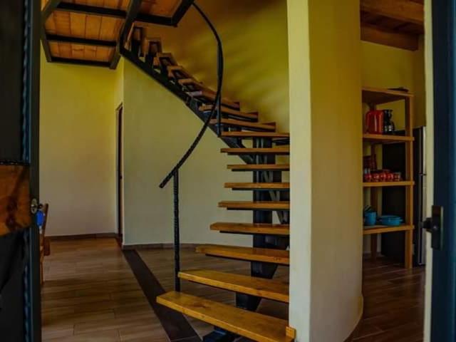 CASA AMUEBLADA EN RENTA MALINALCO