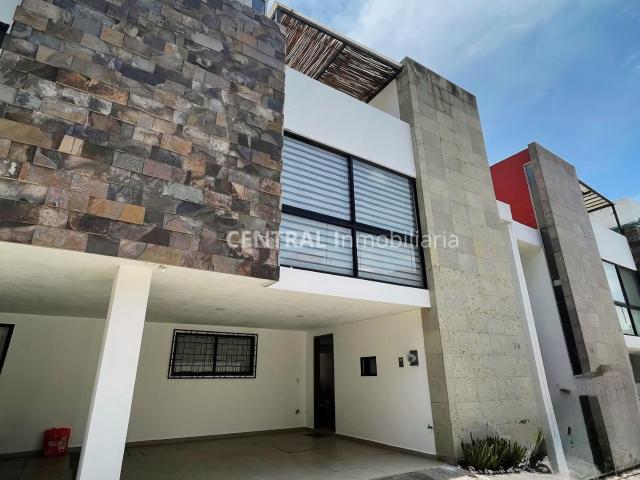 Casa Amueblada en Renta | Pedregal, La Carca?a