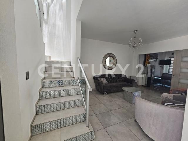 CASA AMUEBLADA EN RENTA, PUERTA GRANDE, ZONA COUNTRY VILLAHERMOSA, TABASCO