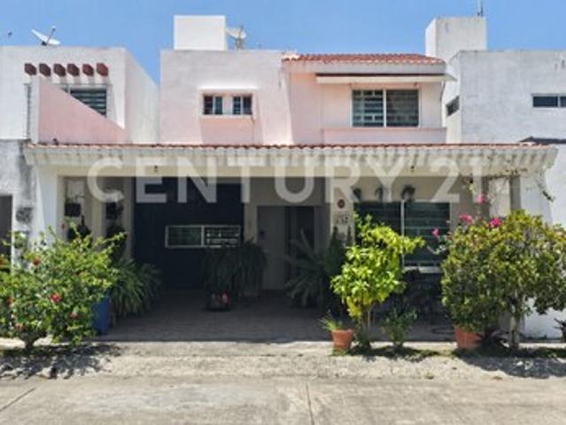 CASA AMUEBLADA EN RENTA, PUERTA GRANDE, ZONA COUNTRY VILLAHERMOSA, TABASCO