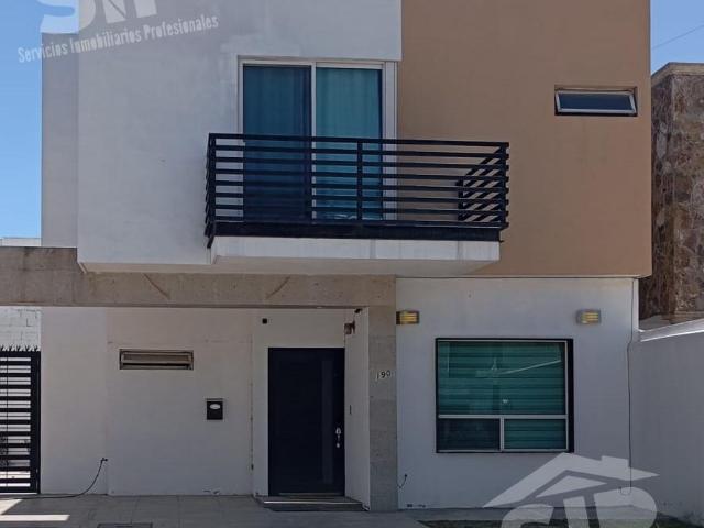 Casa amueblada en renta, Residencial Los Reales
