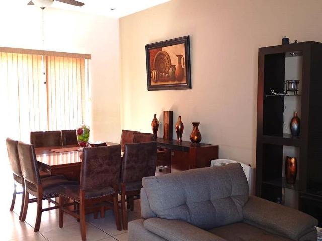 Casa amueblada en renta, Residencial Los Reales