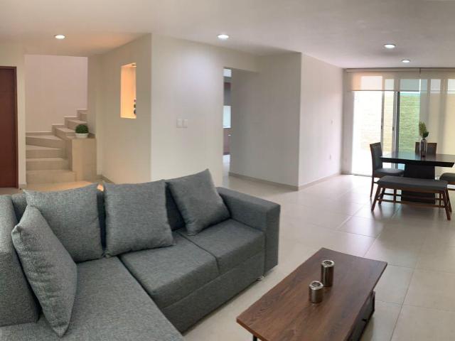 CASA AMUEBLADA EN RENTA RESIDENCIAL NATURA CERCA DE PUNTO VERDE Y CENTRO MAX LEON, GTO