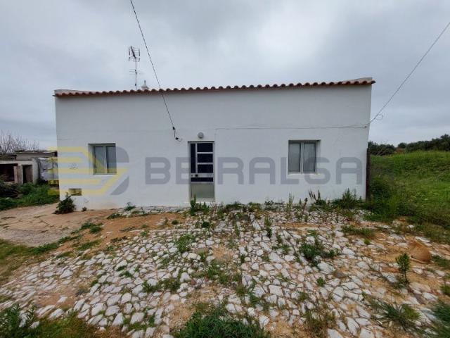 Casa Antiga térrea com terreno