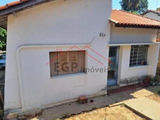 Casa antiga Bairro Novo Eldorado Área construída 128m² terreno 300m² 10x30 02 dormitórios, sal