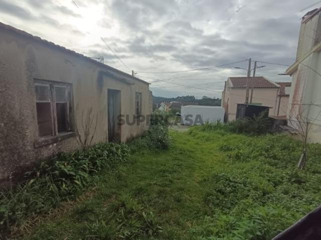 Casa antiga c/ terreno e anexo Tavarede