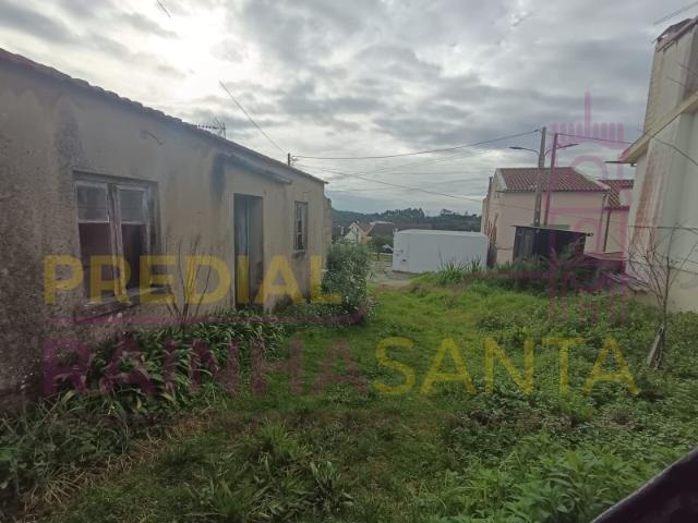 Casa antiga c/ terreno e anexo Tavarede