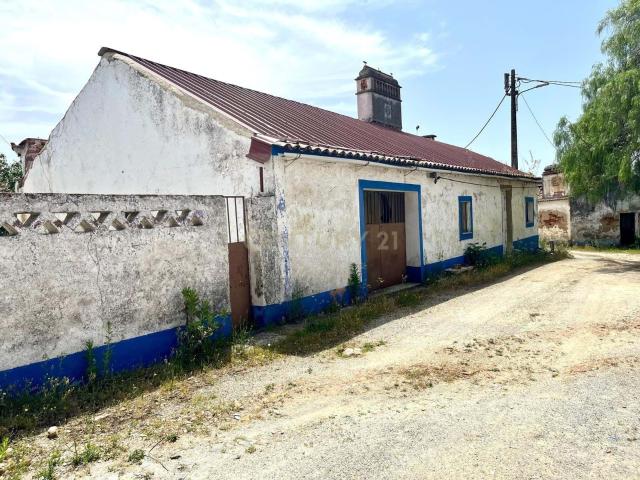 Casa Antiga em Montemor o Novo com Vista Campestre