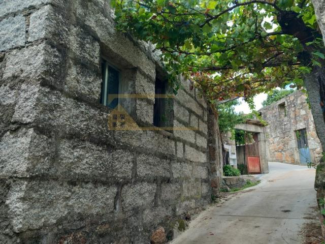Casa Antiga em pedra com terreno Sago Monção Exclusivo IMOESA