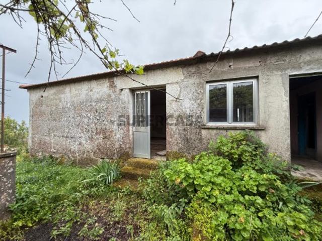 Casa antiga para reconstrução