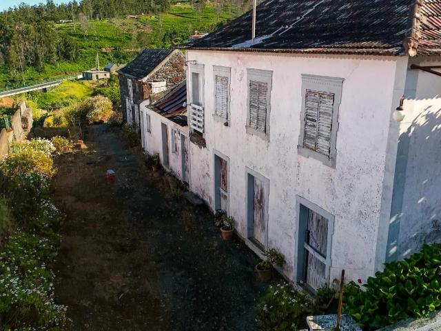 Casa Antiga para Recuperar em Fajã da Ovelha, Calheta