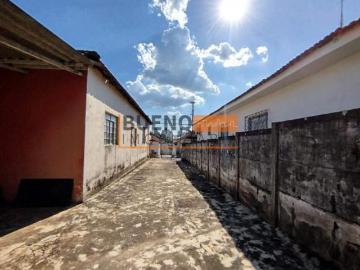 Casa antiga para venda em Americana no bairro Chácara MachadinhoI /Colina em Americana SP. Com 480m²
