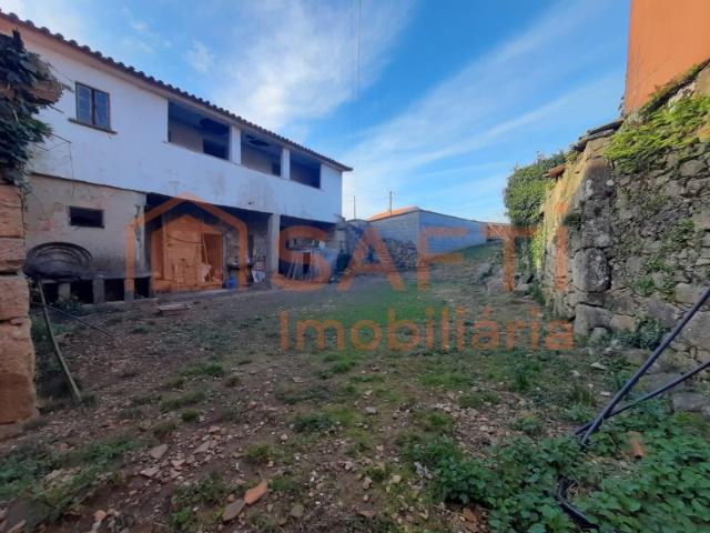 Casa Antiga por recuperar
