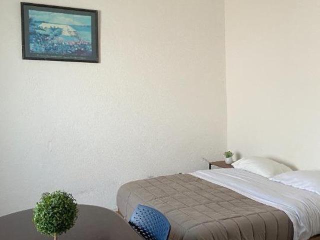 CASA ANTIGUA EN VENTA EN EL CENTRO QUERETARO