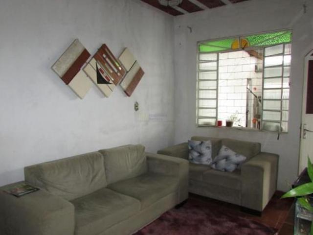 CASA AO EM FRENTE DA PUC BARREIRO