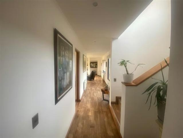 CASA AP117 Trebulco 5 dormitorios 5 baños más baño visitas, 615 m2 municipales en 7.237 de terreno Piscina, tuba y sauna | 5 dormitorios por 21000.00 en Talagante
