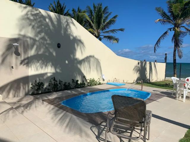 Casa “pé na areia” com 400m2!