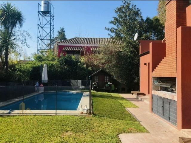 Casa Apta Cr?dito en El Carmencito 4 Dormitorios Piscina Climatizada y Quincho
