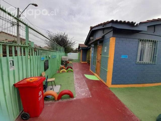 Casa apta para establecimiento educacional | 4 dormitorios por 9365.00 en Cerrillos