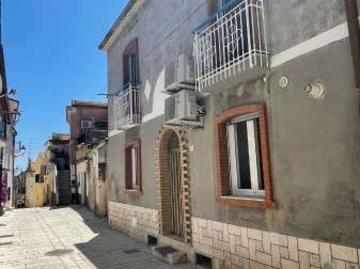 Lido di Campomarino, Molise - Parcheggio auto