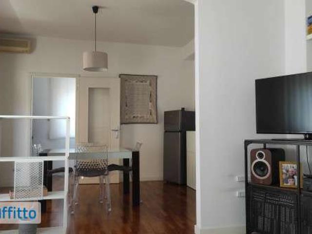 casa arredata con terrazzo Centro