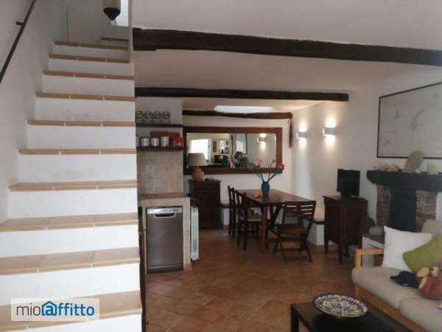 casa arredata con terrazzo Centro